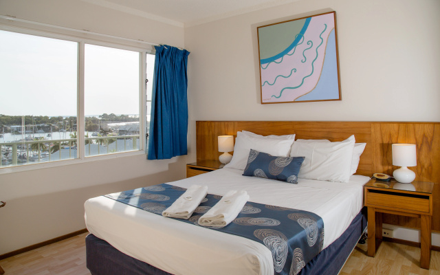 Cullen Bay Resort – Guest Rooms – Larrakeyah