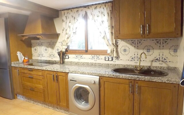 Villa With 5 Bedrooms in La Guardia de Jaen, With Wonderful Mountain V