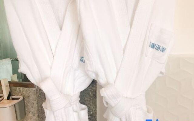 Xiamen Baihaishu Hotel (Huanghua Beach, Huandao Road)