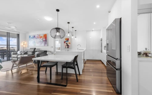Stylish Brisbane City Stay With Bbq, Pool & Gym – Guest Rooms – Brisbane