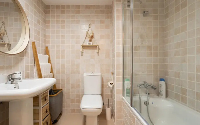 Plush Penthouse With Terrace