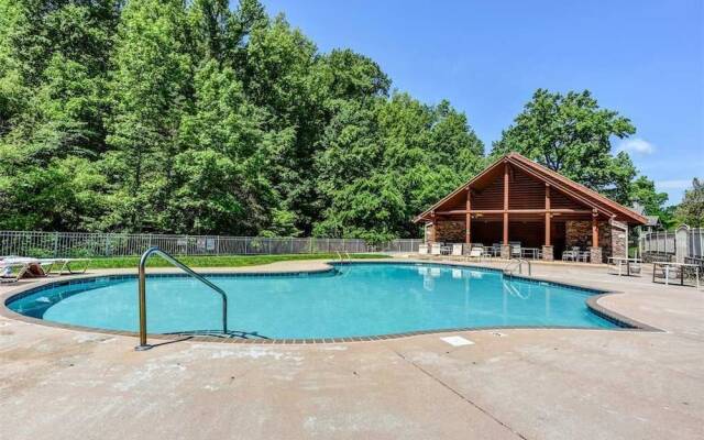 Splash of Moonshine - Two Bedroom Cabin