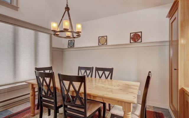 1903 Soda Springs I - 2 Br Townhouse