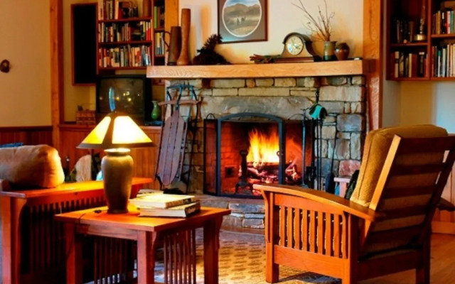 Bent Creek Lodge Bed & Breakfast