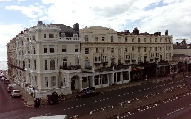 Smart Sea View Brighton Hostel