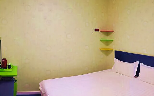 Huayi Hotel (Yantai Yuhuangding South Street)