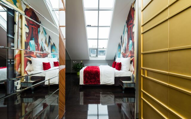 Aquarius Residence by TKC