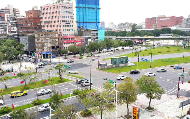 King Regency Hotel
