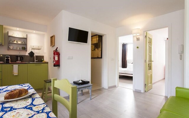 ALTIDO Charming 2BR Apt w/ workspace at the heart of Alfama