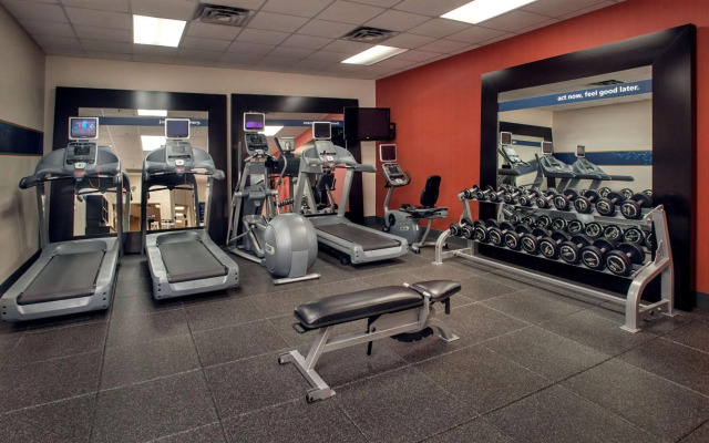 Hampton Inn & Suites Milwaukee Downtown