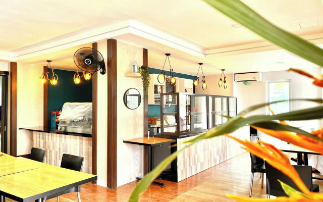 Behomy Corner 8 Lippo Karawaci