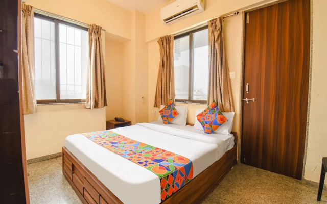 Meera Mansion by OYO Rooms