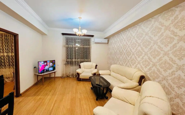 New Luxury 2 Bedroom + Balcony By Republic Square