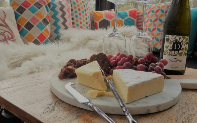 Mountain Retreat Suitable for 2 Families, Sleeps 8