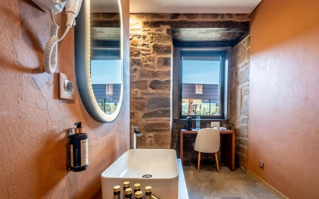 Cherry Sculpture Hotel