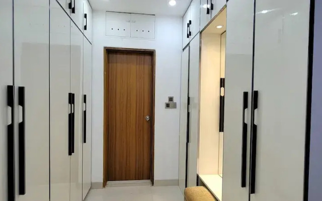 Luxurious 3-bhk Highly Secured & Close to Airport