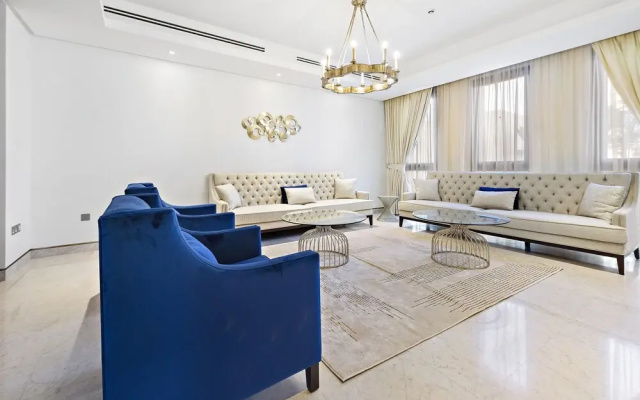 WelHome - Luxe Villa With Private Pool Near The Beach