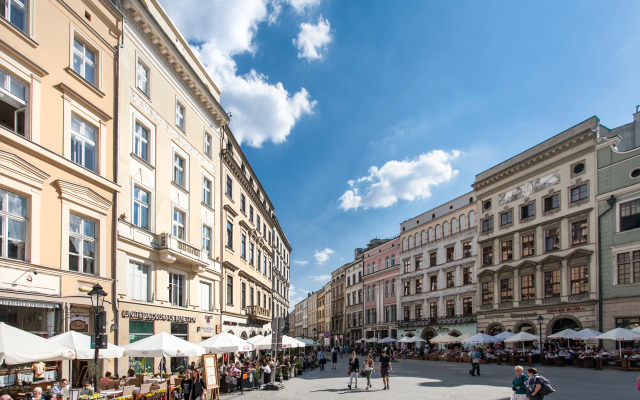 Venetian House Market Square Aparthotel