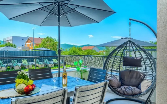 Villa Dreamin With Heated Pool & Hot Tub