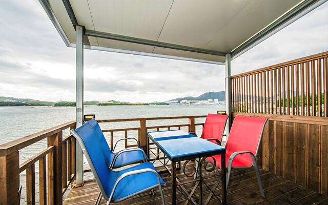 Yeosu White Village Pension