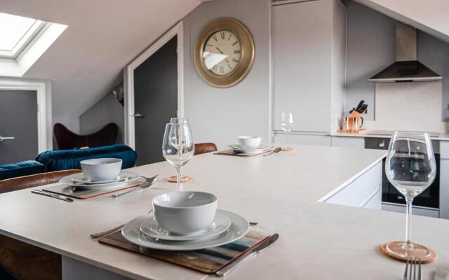 Lovely 2-bed double en-suite with Cathedral views