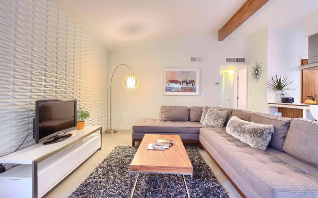 Travis Heights Modern I