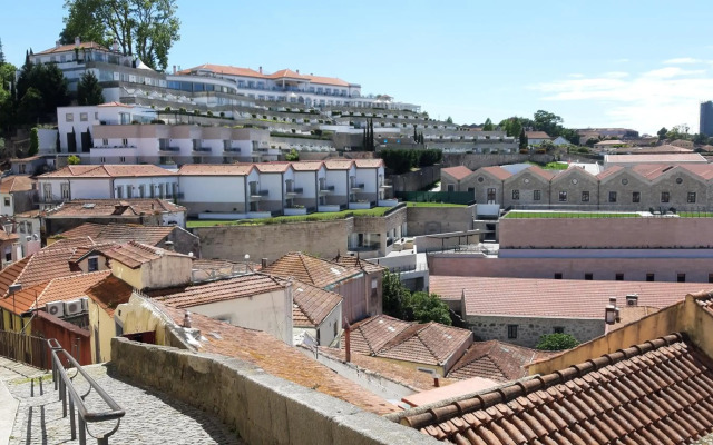 Modern house - air cond, free parking, breakfast