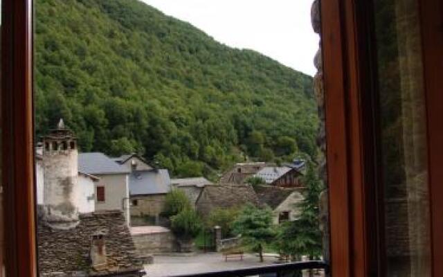 Hostal Pirineos