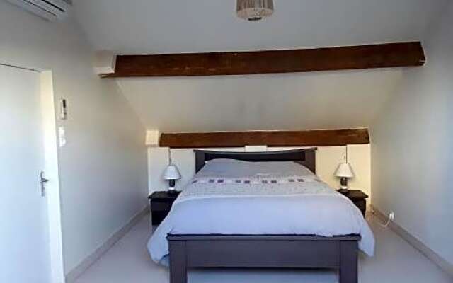 Chambre lit double proche du circuit