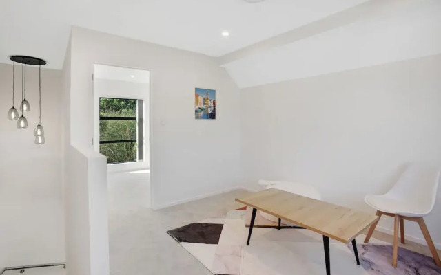 Style Serenity Townhouse with Parking