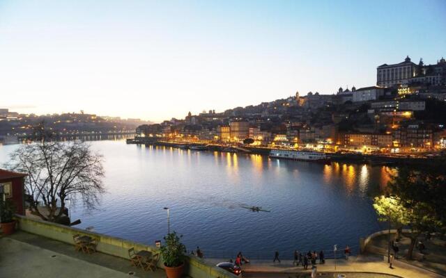 Porto View by Patio 25