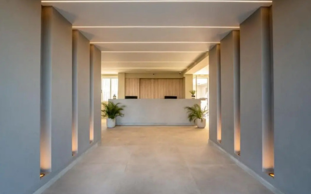 Nicolas Grand Suites - Adults Only