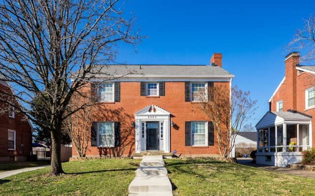 Spacious 6BR /2.5 Bath in Highlands!