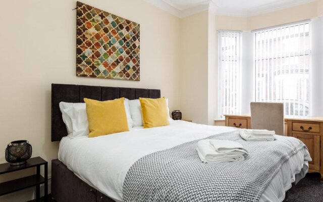 JETSON HOUSE - LUXURY 4-BED WITH KING SIZE BEDROOM Near Etihad