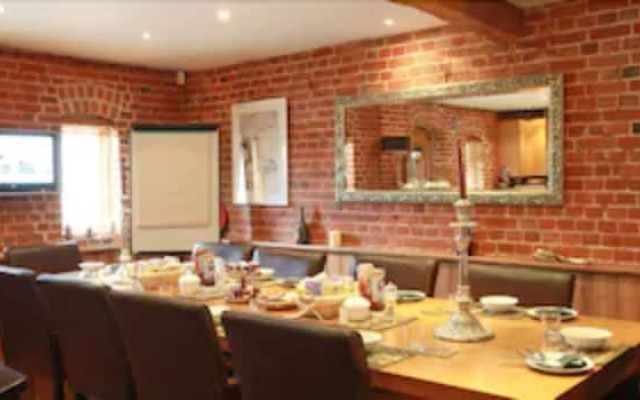 Tonge Barn