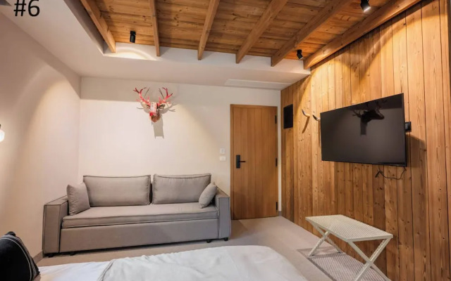 The Pines Bucegi Lodge