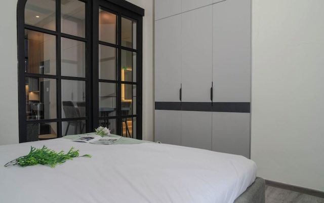 Urban Grey 1Br At Sudirman Suites Apartment