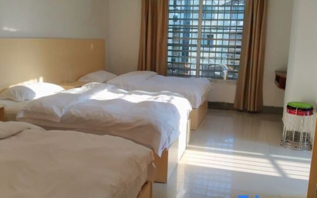 Zhaoping Liduoduo Business Hotel