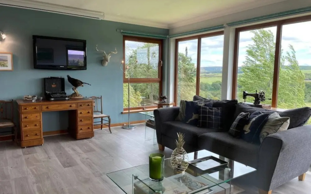 Beautiful Hillside Apartment Near Elgin, Scotland