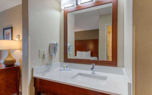 Comfort Inn & Suites Wilkes Barre - Arena