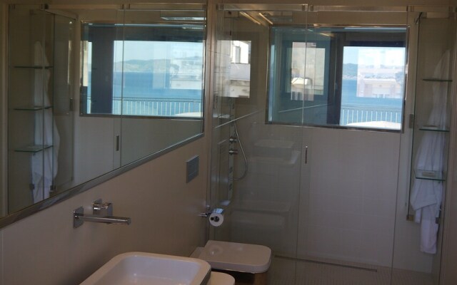 Reggio Suite
