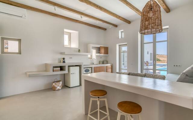 Lil Paros Luxury suites