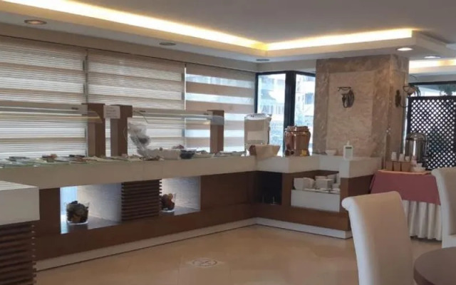 RZA Business Hotel