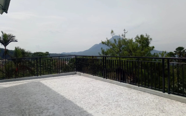 Arainn Bed And Breakfast Tretes Prigen by ecommerceloka