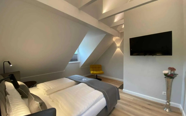 DRIEHOF LifeStyle Suite Apt 1