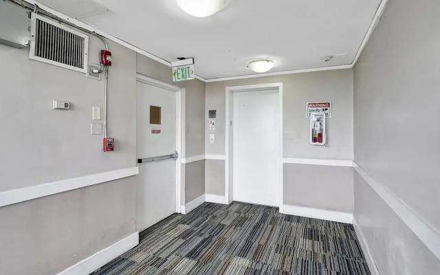 Ocean Dr 1BR Miami Beach Getaway