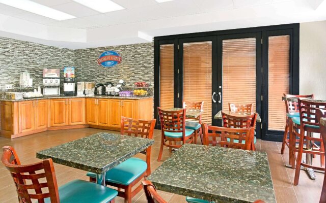 Spark by Hilton Miami Doral