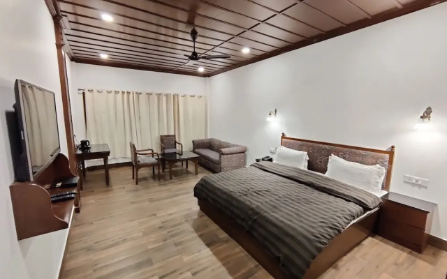 Hotel Himalayan Club