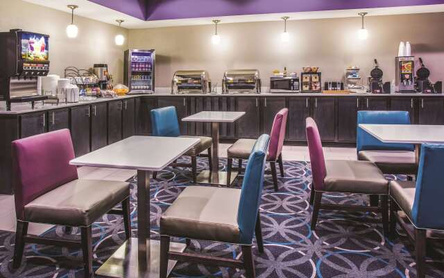 La Quinta Inn & Suites by Wyndham Russellville