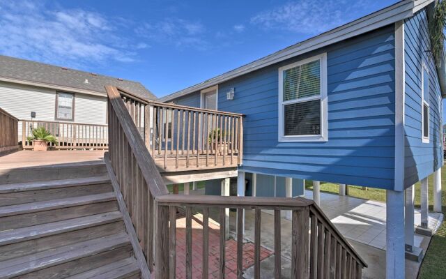 Steps to Sand: Galveston Beach Bungalow!